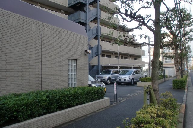 調布市布田５丁目の駐車場