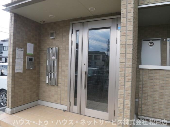 アルシュ　川のエントランス