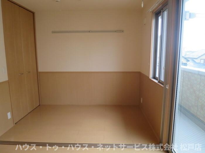 アルシュ　川の洋室