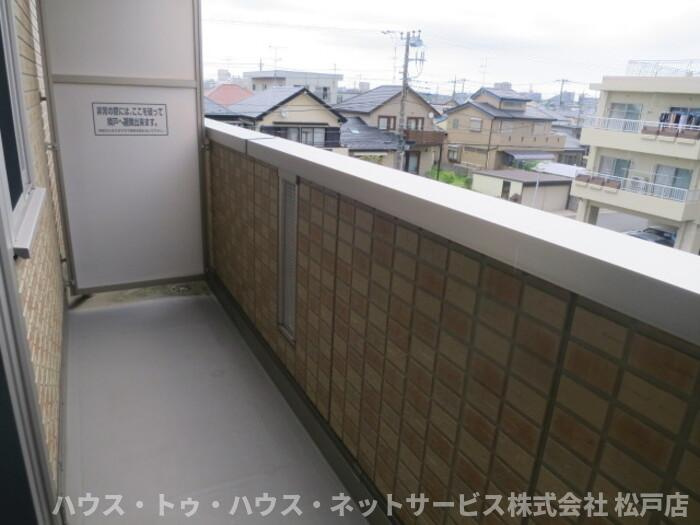 アルシュ　川のバルコニー