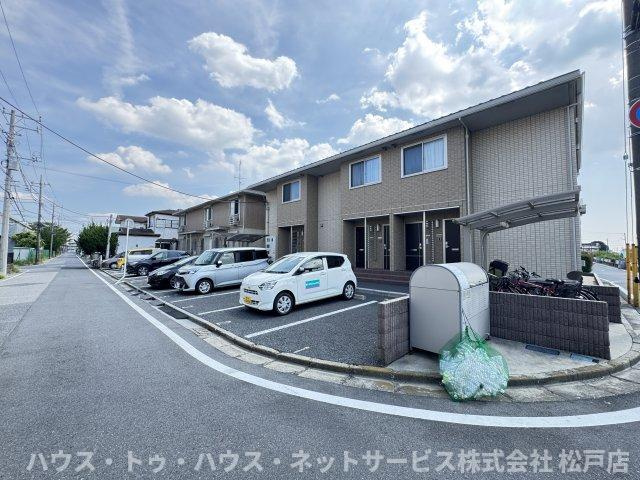 S・V・P・ﾅｲﾝの駐車場