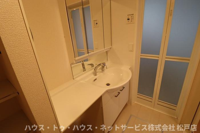 ウィット八柱の洗面所