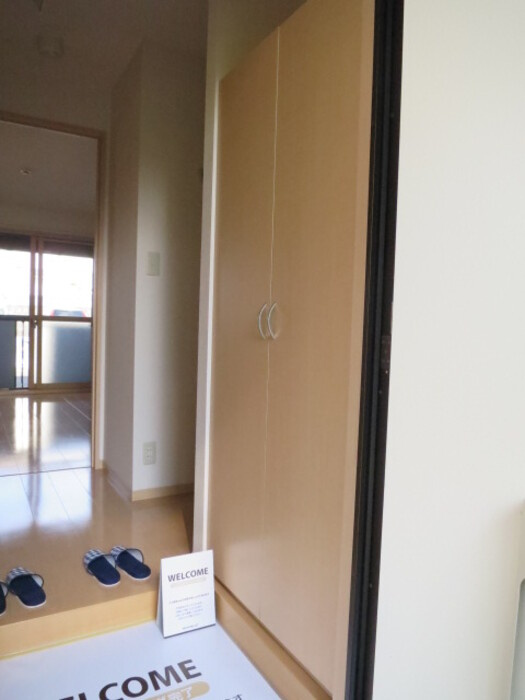 エピナールラフィネの玄関