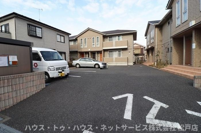 グランシャリオ　Ｂの駐車場