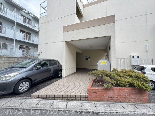 小泉コーポラスのエントランス