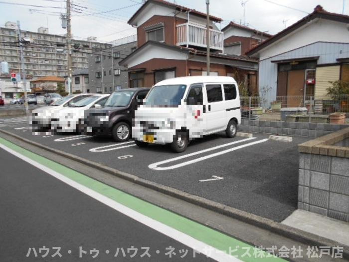 Strahlの駐車場