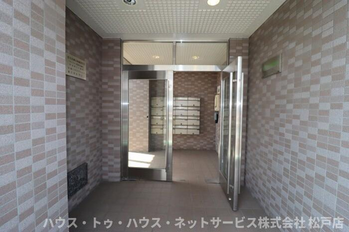 パインツリーコートのエントランス