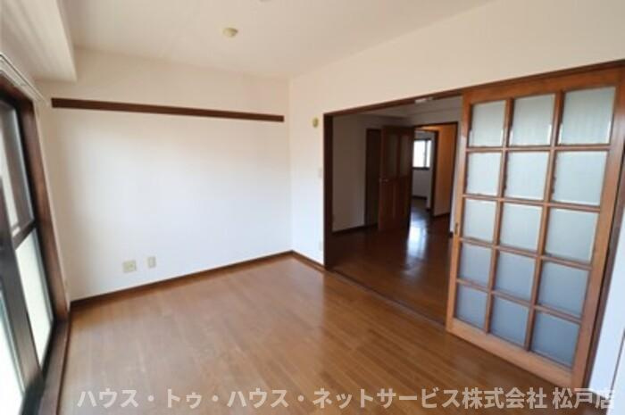 パインツリーコートの洋室