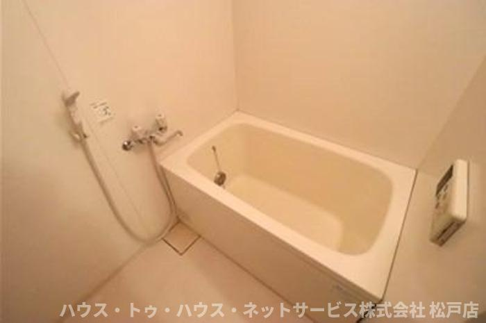 パインツリーコートの浴室