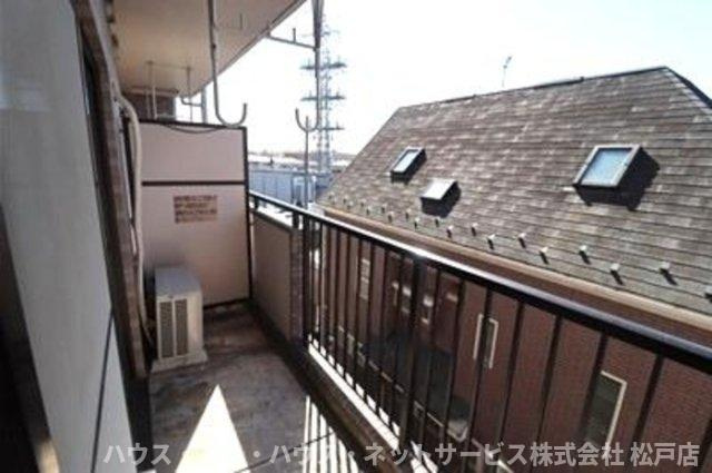 パインツリーコートのバルコニー