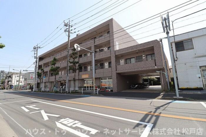 パインツリーコートの外観