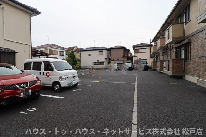 モナリエ古ヶ崎Ⅱの駐車場