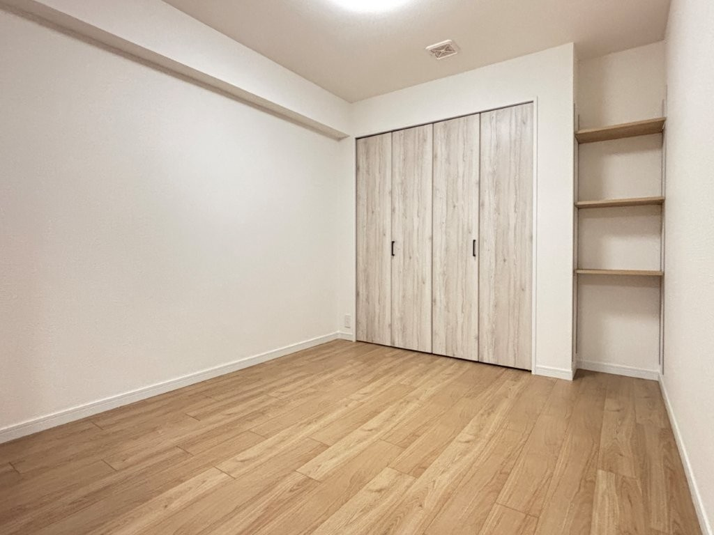 栄シティハウスの洋室