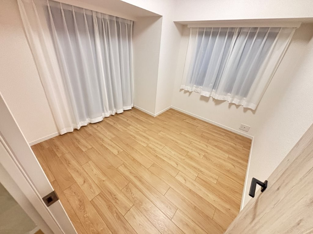 栄シティハウスの洋室