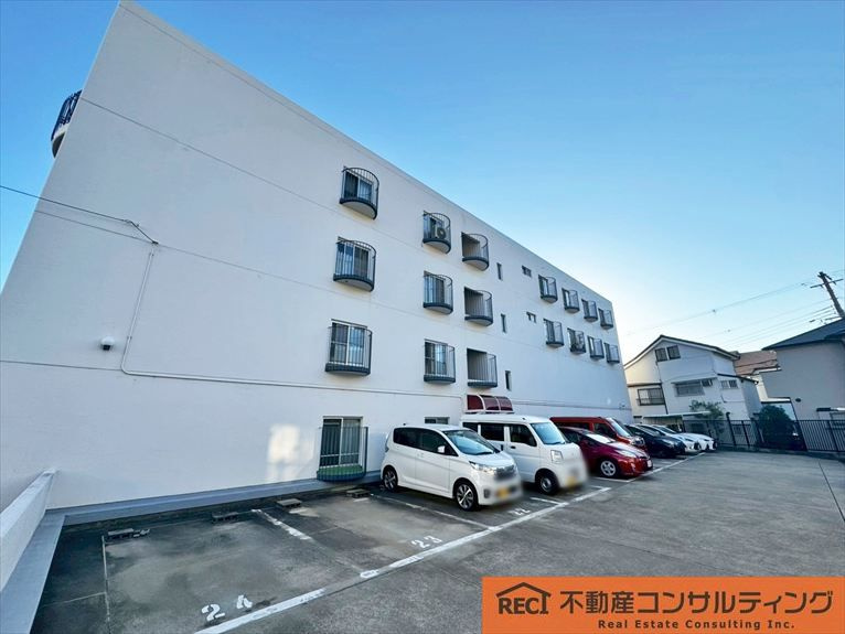 御影プライムハイツの駐車場