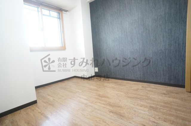 アグレスト昆陽池西の洋室