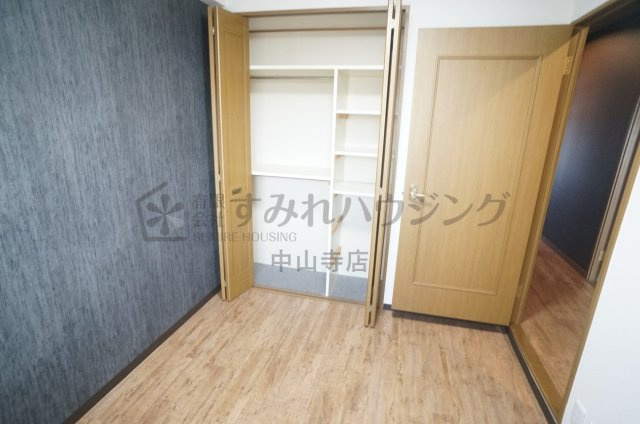 アグレスト昆陽池西の洋室