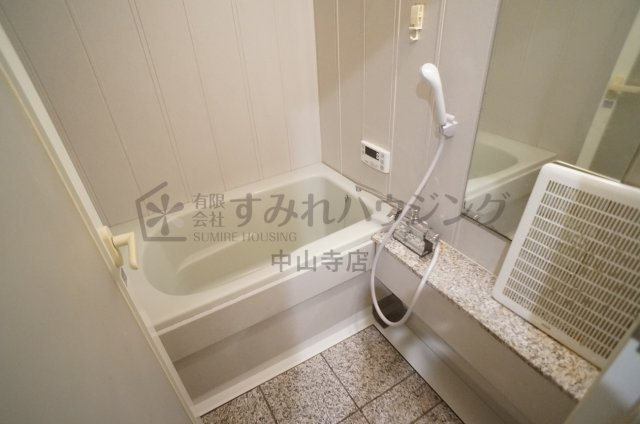 アグレスト昆陽池西の浴室