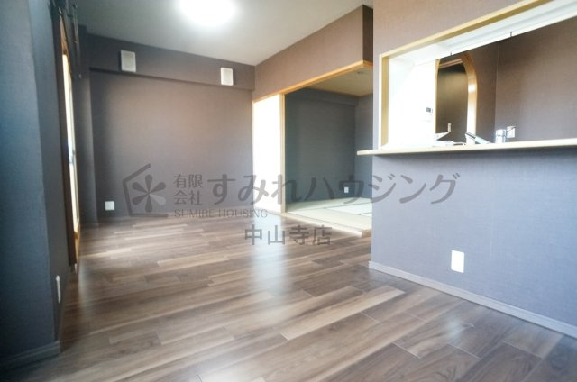 アグレスト昆陽池西の居間・リビング