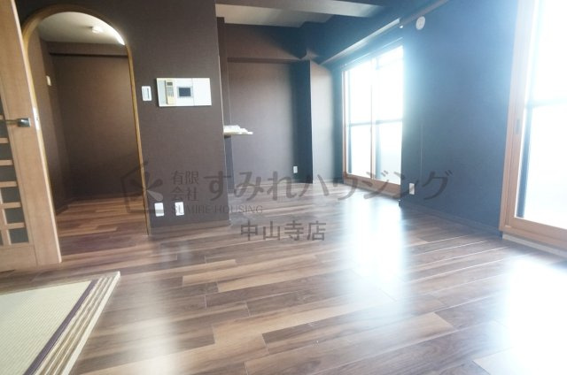 アグレスト昆陽池西の居間・リビング