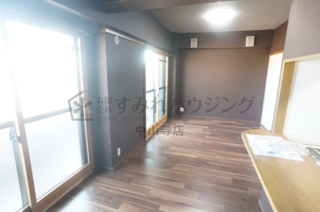 アグレスト昆陽池西の居間・リビング