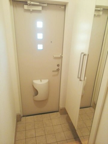 クレイトンアベニュー鳥取Ⅱの玄関