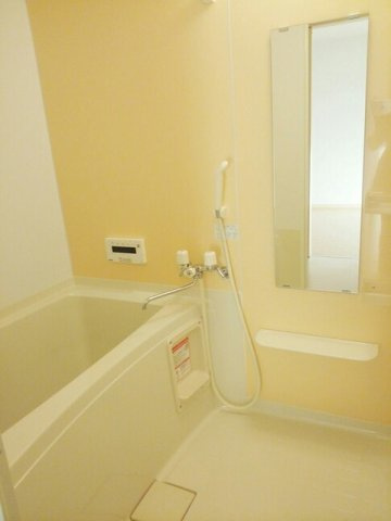 クレイトンアベニュー鳥取Ⅱの浴室