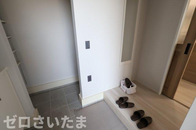 《仲介手数料無料》和光市白子３丁目8-12(3号棟)新築一戸建てLIGAREの玄関