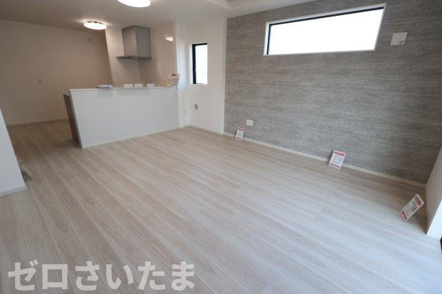 《仲介手数料無料》和光市白子３丁目8-12(3号棟)新築一戸建てLIGAREの居間・リビング