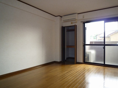 【居間・リビング】 | カサヴェルデ | ※同建物同型別のお部屋