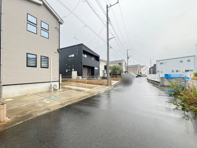 【前面道路含む現地写真】 | 熊谷市久保島　中古戸建