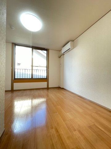 ベルエアガーデン6　Bel Air GardenⅥの居間・リビング|※画像は同物件別号室となります。