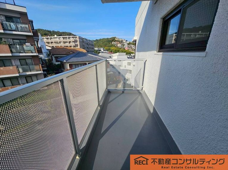 メゾン越木岩A棟のバルコニー