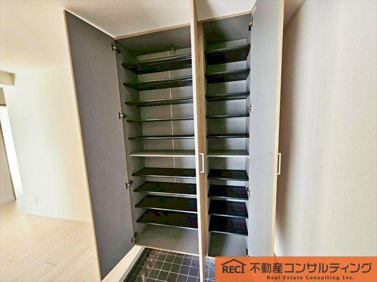 メゾン越木岩A棟の収納