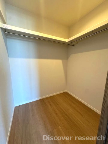 ブロッサムコートむさし野ビューウイングの収納|【ウォークインクローゼット】
大容量のWICで洋服以外にもキャリーケースなどの大きな荷物も収納可能です。