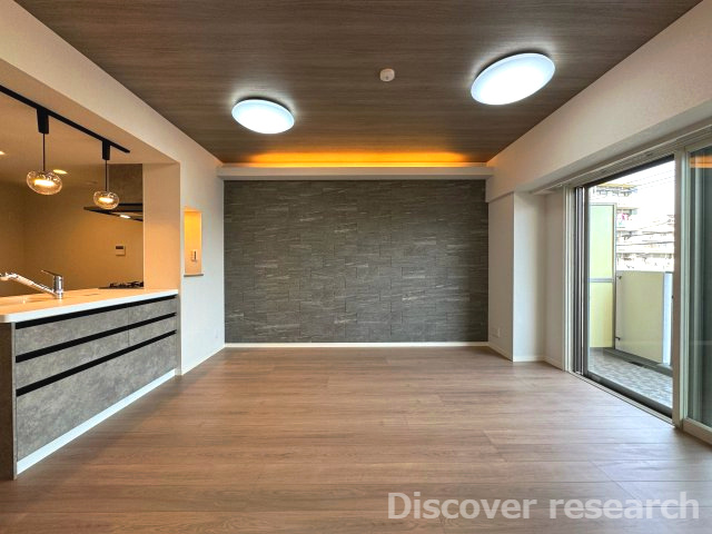 ブロッサムコートむさし野ビューウイングの居間・リビング|【LDK（約14.0帖）】
東向き住戸の為、自然光が差し込み気持ちの良い朝が迎えられそうです！