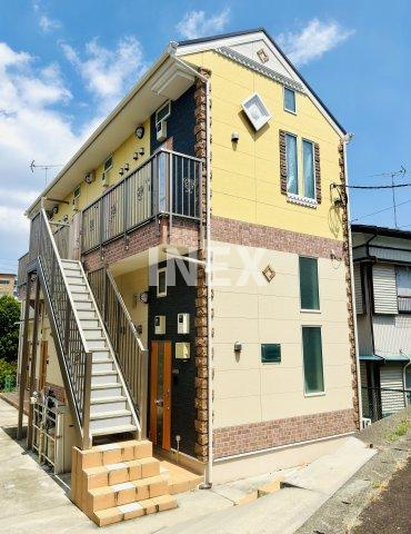 横浜市港北区篠原台町のアパートのエントランス