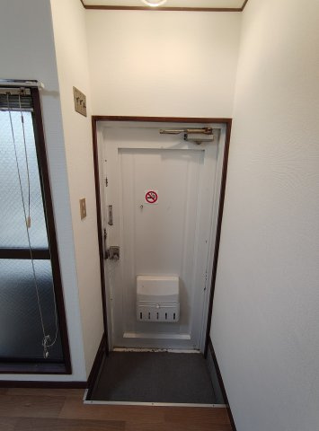 タカラマンションの玄関