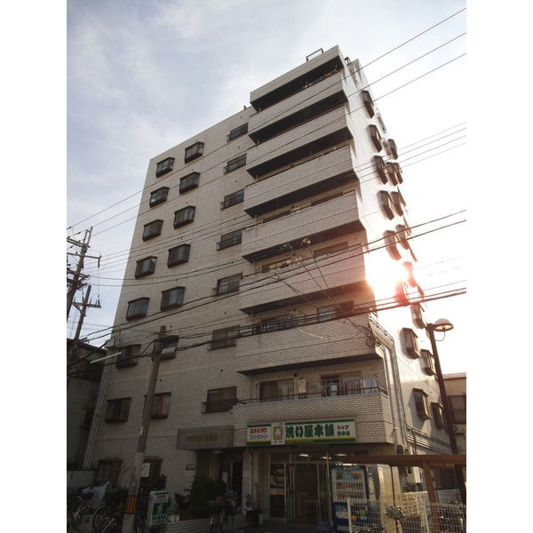 日栄ビル3号館の外観