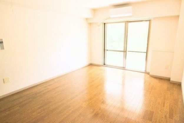 クレセントMの居間・リビング|別号室の参考写真です