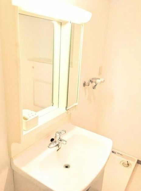 クレセントMの独立洗面台|別号室の参考写真です