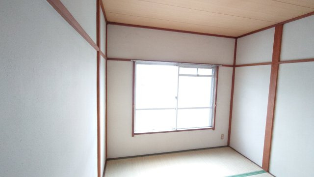 小山サンハイツの和室|北側4.5帖和室