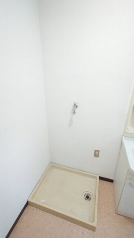 小山サンハイツの設備|洗濯機置き場