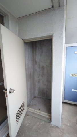 小山サンハイツの収納|バルコニー収納