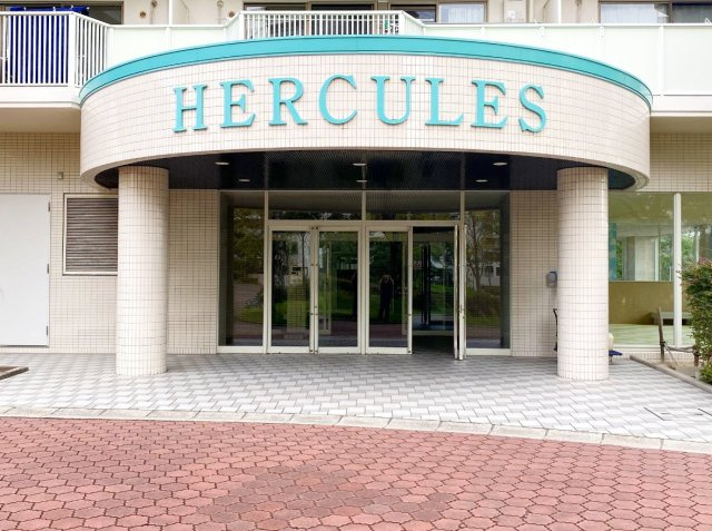 須磨パークヒルズH棟のエントランス