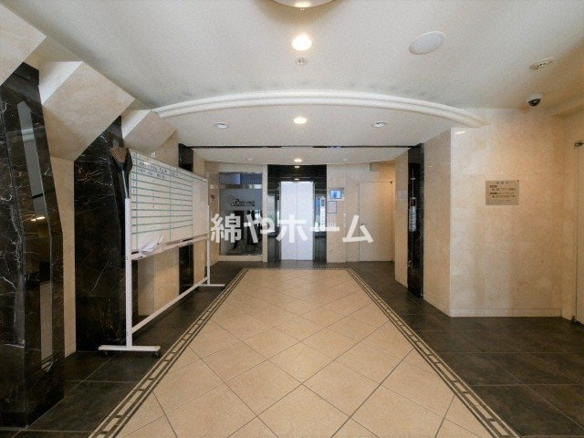 プレサンス難波リバーオアシスのロビー|建物の内部です