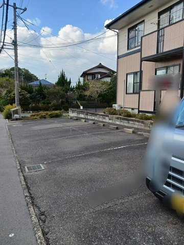 サンライズＡの駐車場