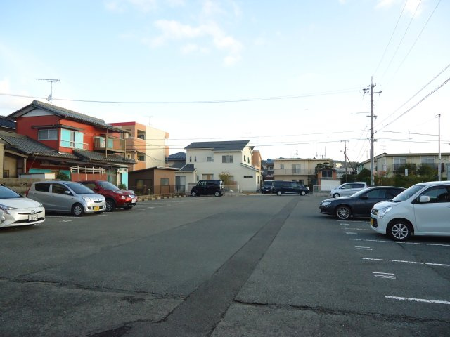 ヴェルデパルコBの駐車場