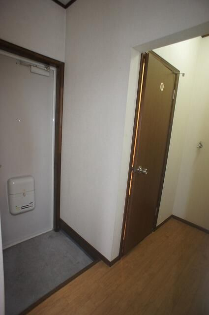 パルハイツの玄関