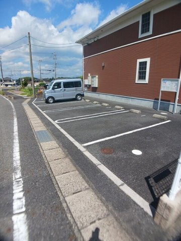 ハニーフォーレストの駐車場